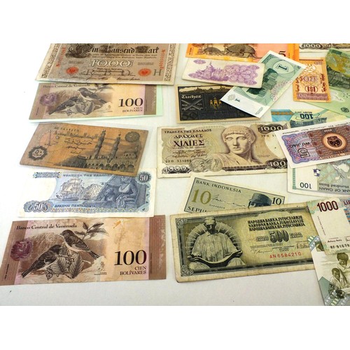 17 - 50 x WORLD BANKNOTES