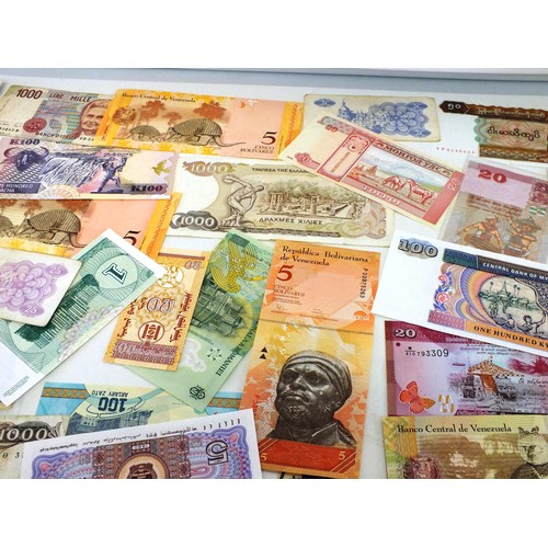 17 - 50 x WORLD BANKNOTES