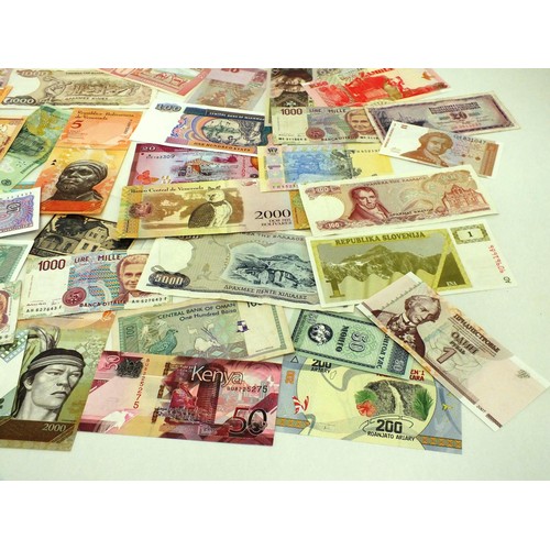 17 - 50 x WORLD BANKNOTES