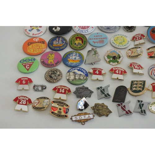 28 - 60 x VARIOUS BADGES INCLUDING ENAMEL, FOOTBALL, ADVERTISING ETC