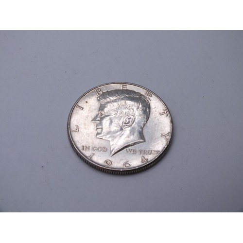 112 - 1964 AMERICAN SILVER 1/2 DOLLAR