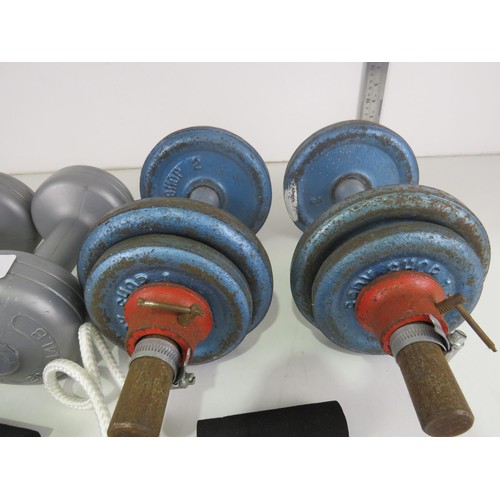 399 - SELECTION OF METAL AND PLASTIC WEIGHTS AND SKIPPING ROPES