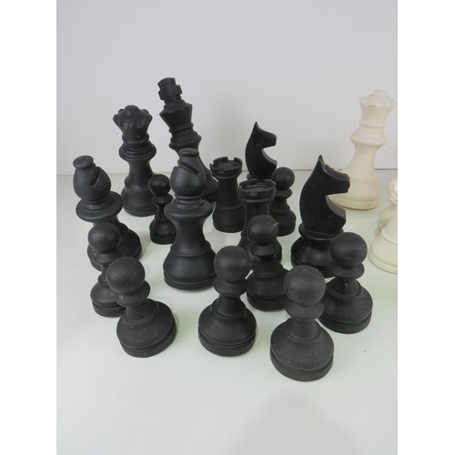 404 - LARGE OUTDOOR CHESS SET