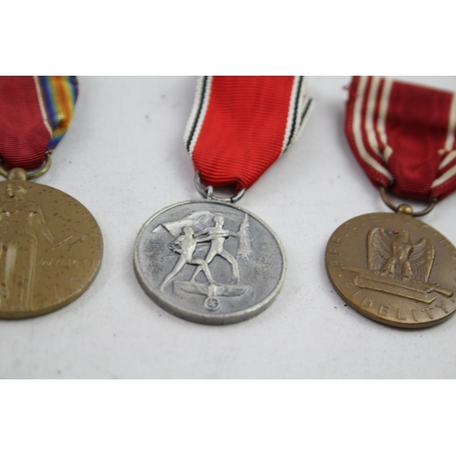 520 - WW1 & WW 2 Medals x 5 inc. German - American - Belgium inc. Croix De Guere