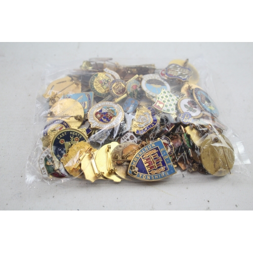 516 - 80 x Assorted BOWLING BADGES Inc Vintage, Enamel, Various Clubs Etc