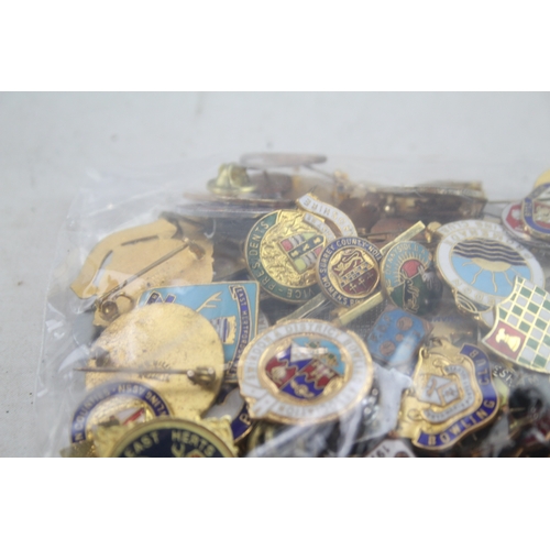 516 - 80 x Assorted BOWLING BADGES Inc Vintage, Enamel, Various Clubs Etc