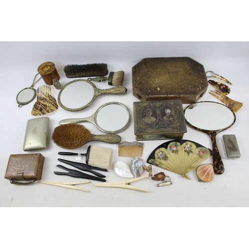 477 - Ladies Vanity Collectables Inc Bone Glove Stretchers, Tortoise Shell Etc