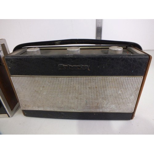 29 - PORTABLE VINTAGE MURPHY RADIO BA890 MADE IN JAPAN PLUS ROBERTS RADIO - UNTESTED AS SEEN