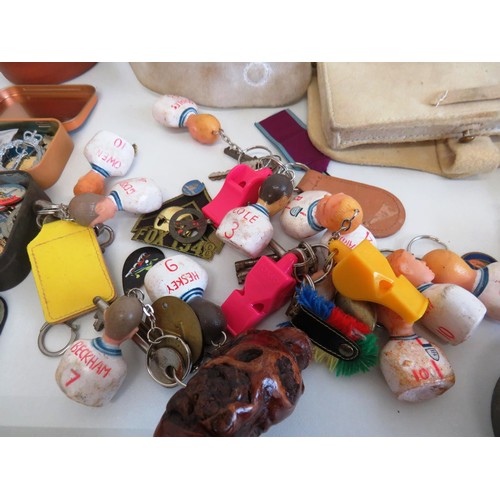 45 - TUB OF MISCELLANEOUS ITEMS INCLUDING BADGES, MILITARY BUTTON CLEANER ETC