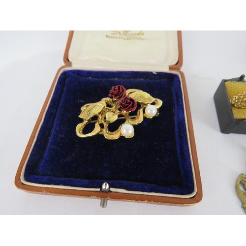 7 - Jewellery and collectables including boxed brooch, bus conductor's badge etc.