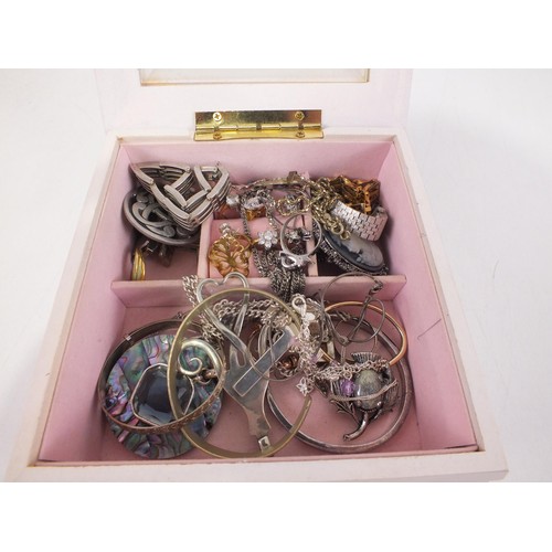 105 - Jewellery box and contents.