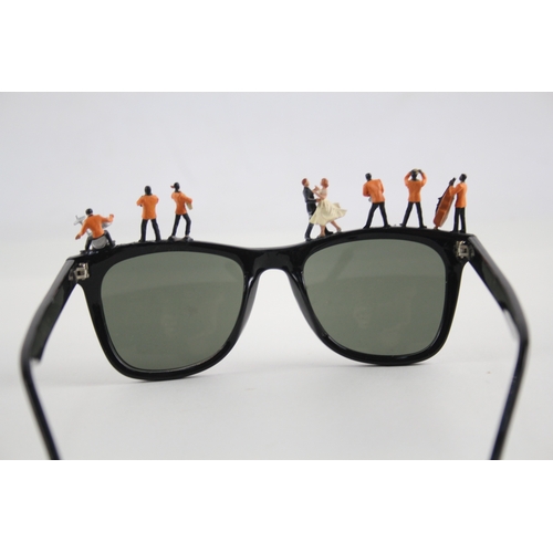 485 - Professional Designs Germany Novelty Handmade Hobby Theme  Sunglasses - Dancing