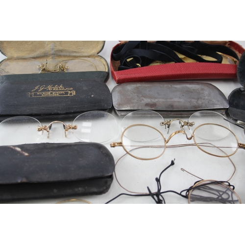 524 - Spectacles & Eyewear Antique / Vintage Inc Pince-Nez, Cases, Plated Joblot