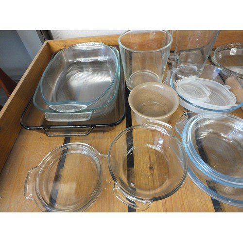 325 - Two boxes of kitchenware, mostly Pyrex.