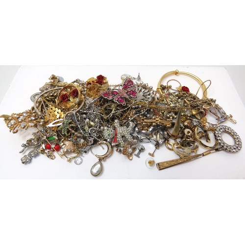 34 - Bag of costume jewellery, 456g.