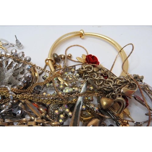 34 - Bag of costume jewellery, 456g.