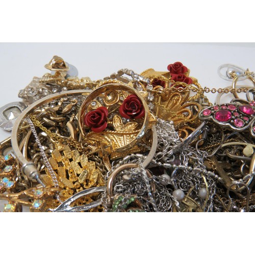 34 - Bag of costume jewellery, 456g.