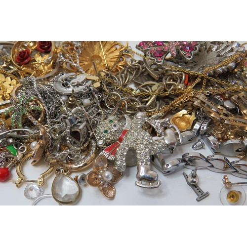 34 - Bag of costume jewellery, 456g.