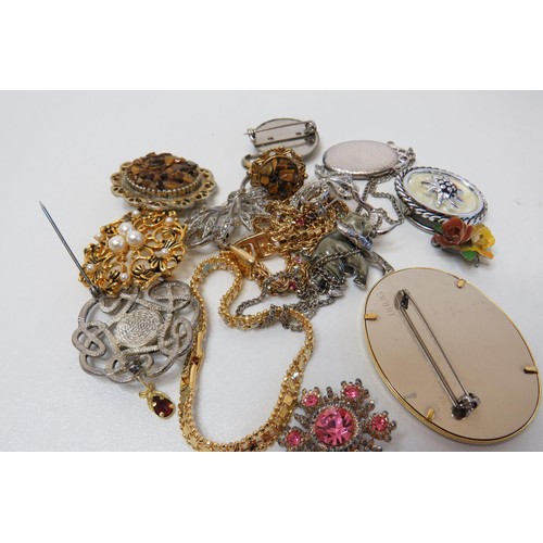 47 - Costume jewellery, brooches, rings, scarf ring etc.