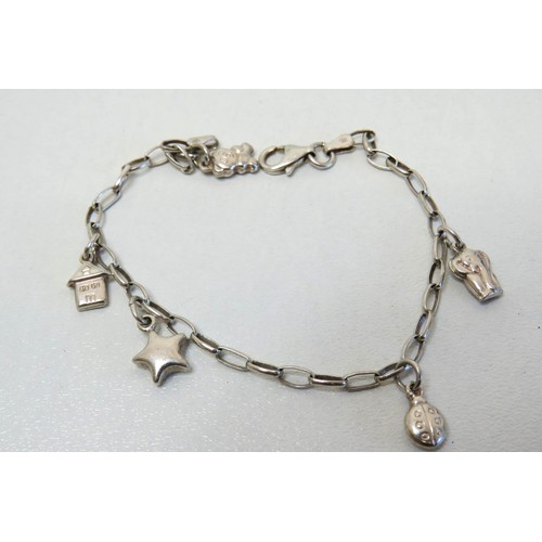 57 - Two silver bracelets.
Weight 15.4g.