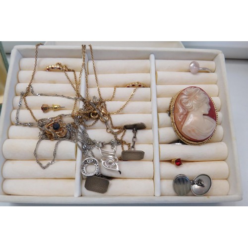 58 - Jewellery box with jewellery and boxed necklace and earrings.