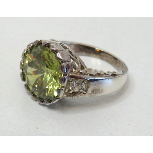 93 - 925 Silver Lemon Quartz ring size U