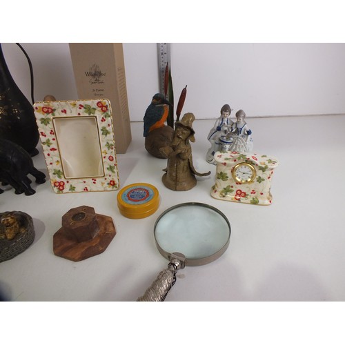 359 - Selection of various ornaments to include magnifying glass, boxed willow tree, king fisher, regal cl... 