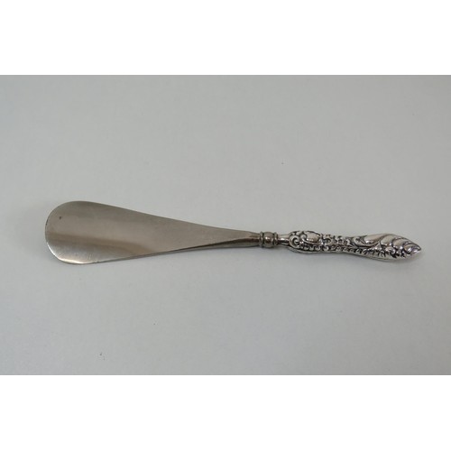 377 - Antique Victorian Sterling Silver handle shoe horn - Birmingham hallmarks 1910