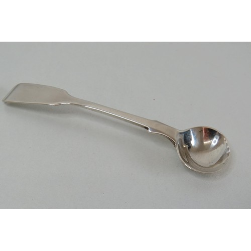 380 - Antique Victorian Sterling Silver fiddle pattern condiment spoon - London 1876 hallmarks - 14.6g