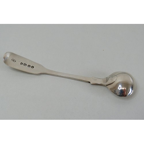 380 - Antique Victorian Sterling Silver fiddle pattern condiment spoon - London 1876 hallmarks - 14.6g