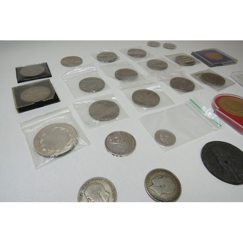 238 - Collection of coins to include commemorative and crowns.