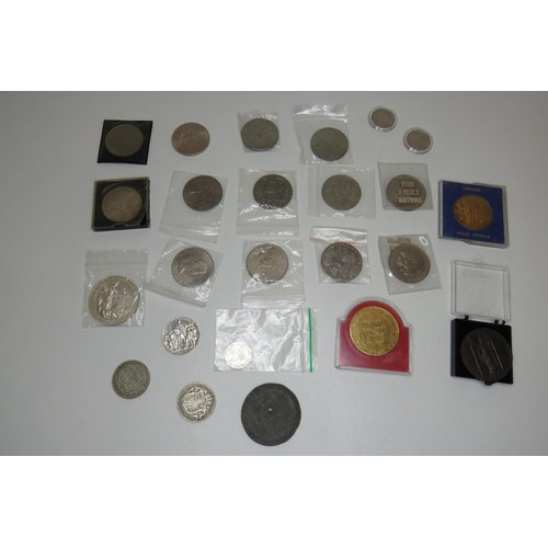 238 - Collection of coins to include commemorative and crowns.