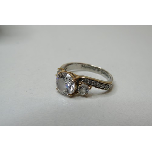 250 - Ladies silver dress ring.