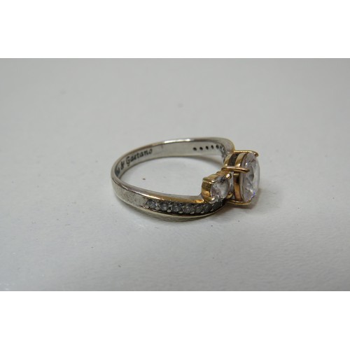 250 - Ladies silver dress ring.