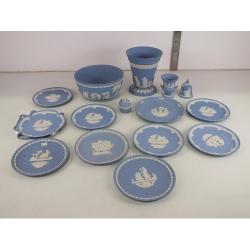 412 - Job lot of Wedgwood Jasperware