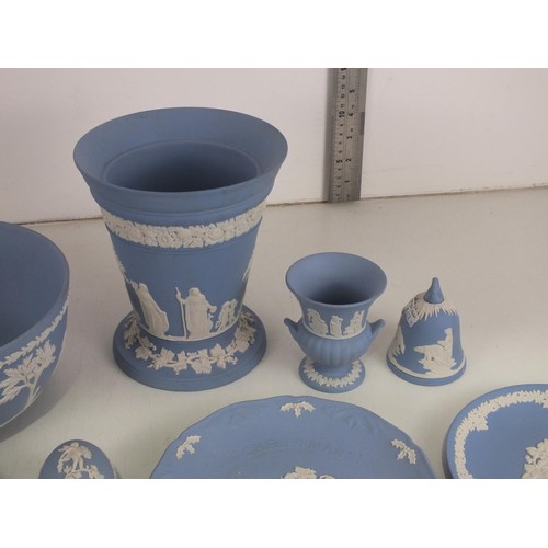 412 - Job lot of Wedgwood Jasperware