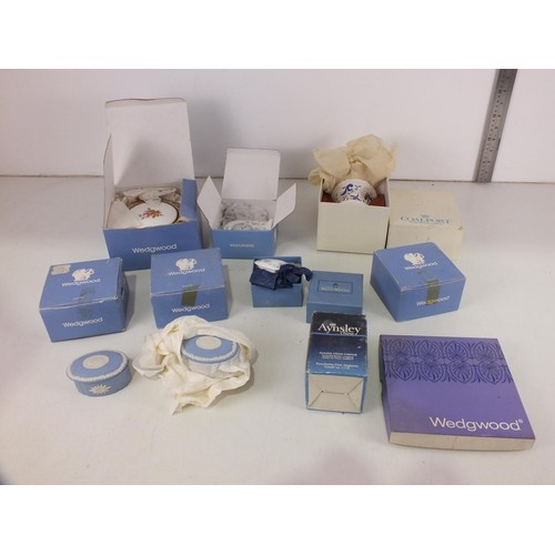 415 - Job lot of boxed ceramic, mainly Wedgwood