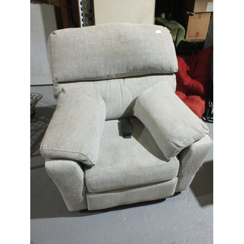 585 - Reclining armchair - untested