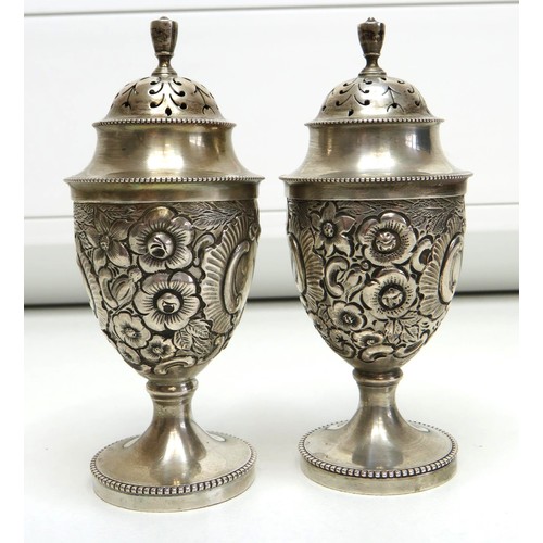 2 - 800 Continental silver large salt and pepper pots.
Weight 109g