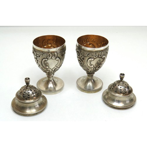 2 - 800 Continental silver large salt and pepper pots.
Weight 109g