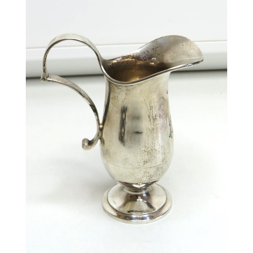 4 - Vintage sterling silver milk jug.
Weight 90g