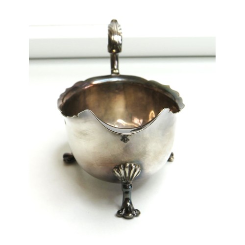 5 - Vintage sterling silver sauce boat.
Weight 180g