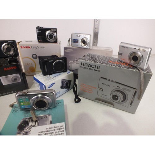 97 - Six boxed camera's to include Sanyo, Kodak, Samsung and Fujifilm.