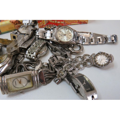 220 - Selection of watches.