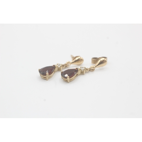 459 - 9ct gold garnet & cubic zirconia drop earrings (1.4g)