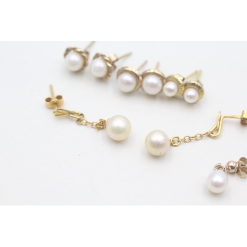 462 - 5 x 9ct gold and pearl stud earrings (4.4g)