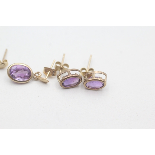 499 - Two pairs of 9ct gold amethyst drop earrings (1.6g)