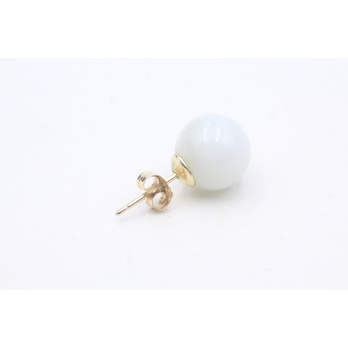 514 - 14ct gold and jade stud earrings (3.9g)