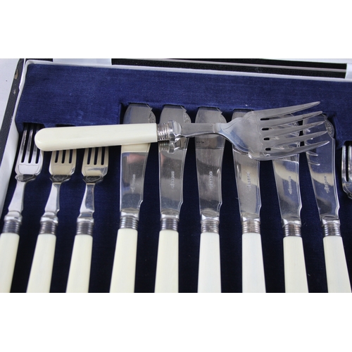 541 - Walker & Hall Fish Cutlery Set with Serving Pair 14 Piece 2343g