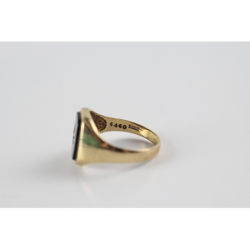 602 - 9ct gold onyx and paste signet ring (3g) Q 1/2